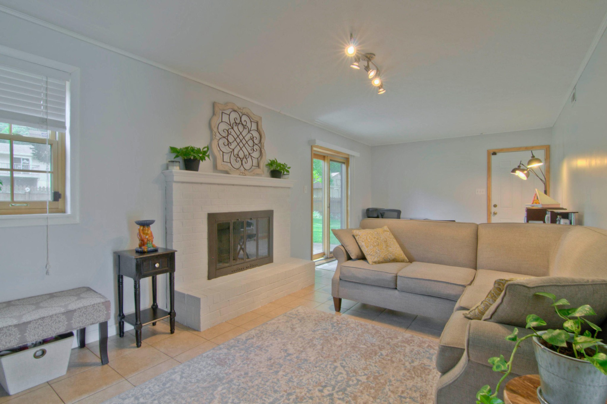 425 Oran Road Knoxville, TN 37934 - Photo 25 of 32 a living room with furniture and a fireplace