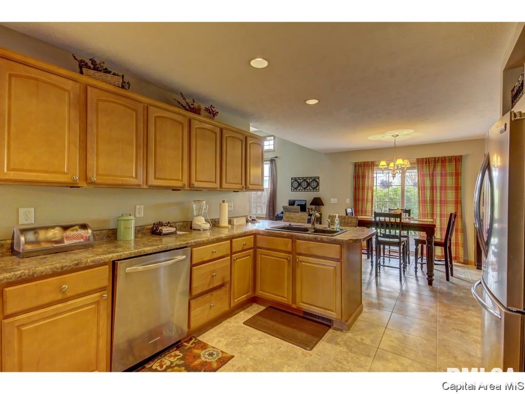 2820 Kipling Drive Springfield, IL 62711 - Photo 8 of 32