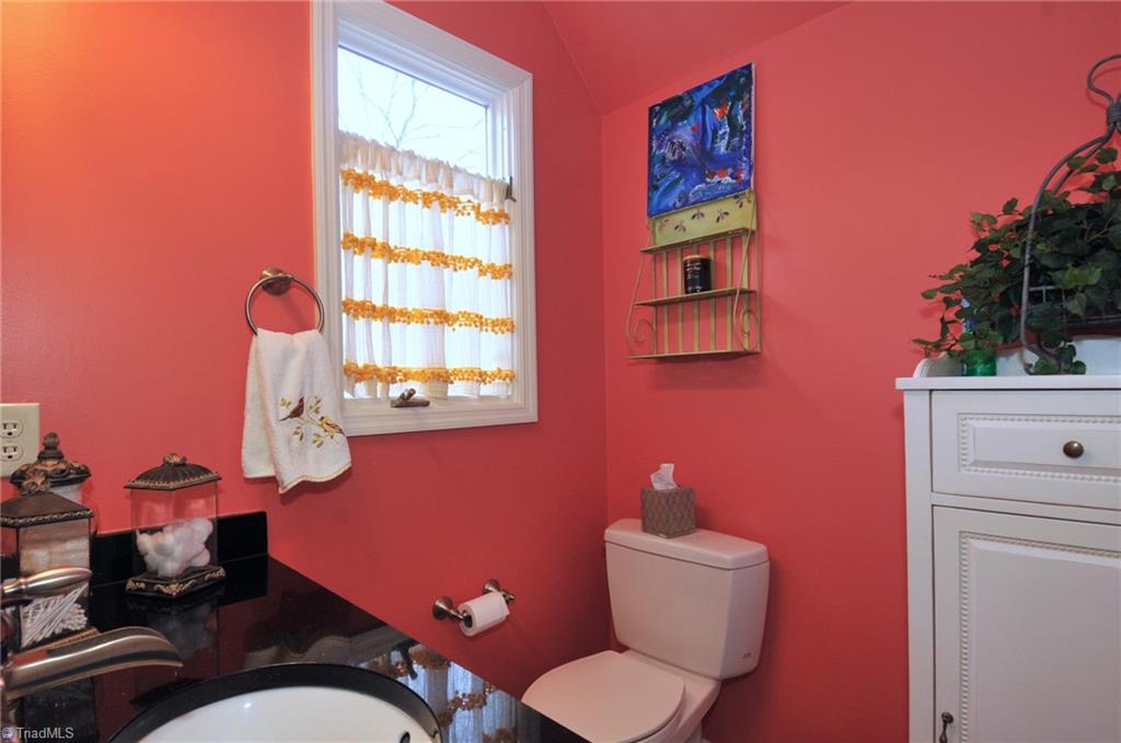 4512 Cotswold Road Pfafftown, NC 27040 - Photo 14 of 30 Bathroom