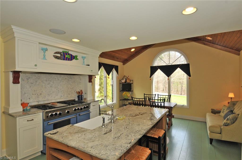4512 Cotswold Road Pfafftown, NC 27040 - Photo 4 of 30 Kitchen