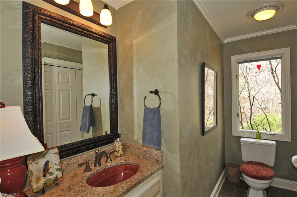 4512 Cotswold Road Pfafftown, NC 27040 - Photo 8 of 30 Powder Room