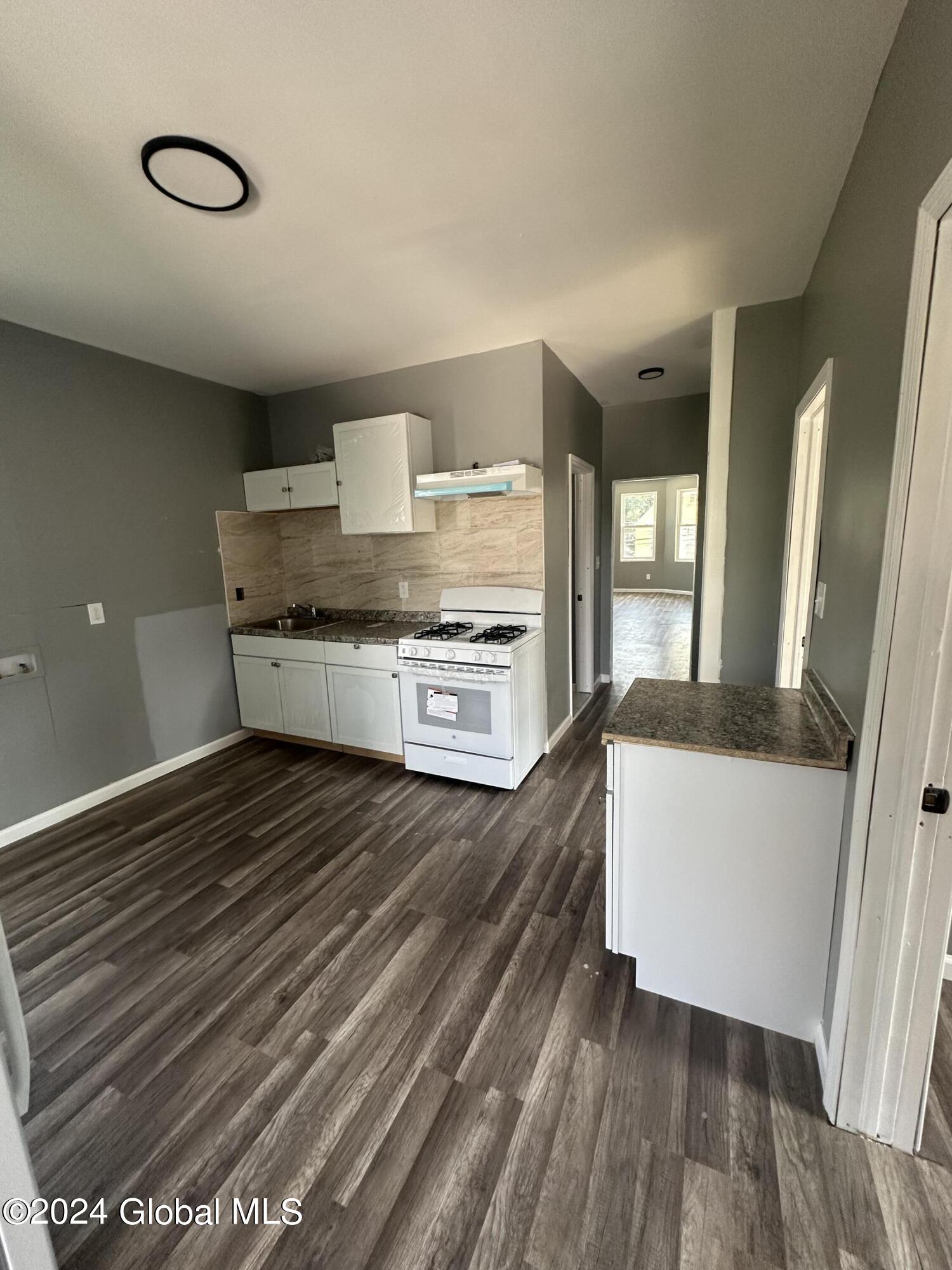 951 Strong Street, Unit 2 Schenectady, NY 12307 - Photo 13 of 19 IMG_3413