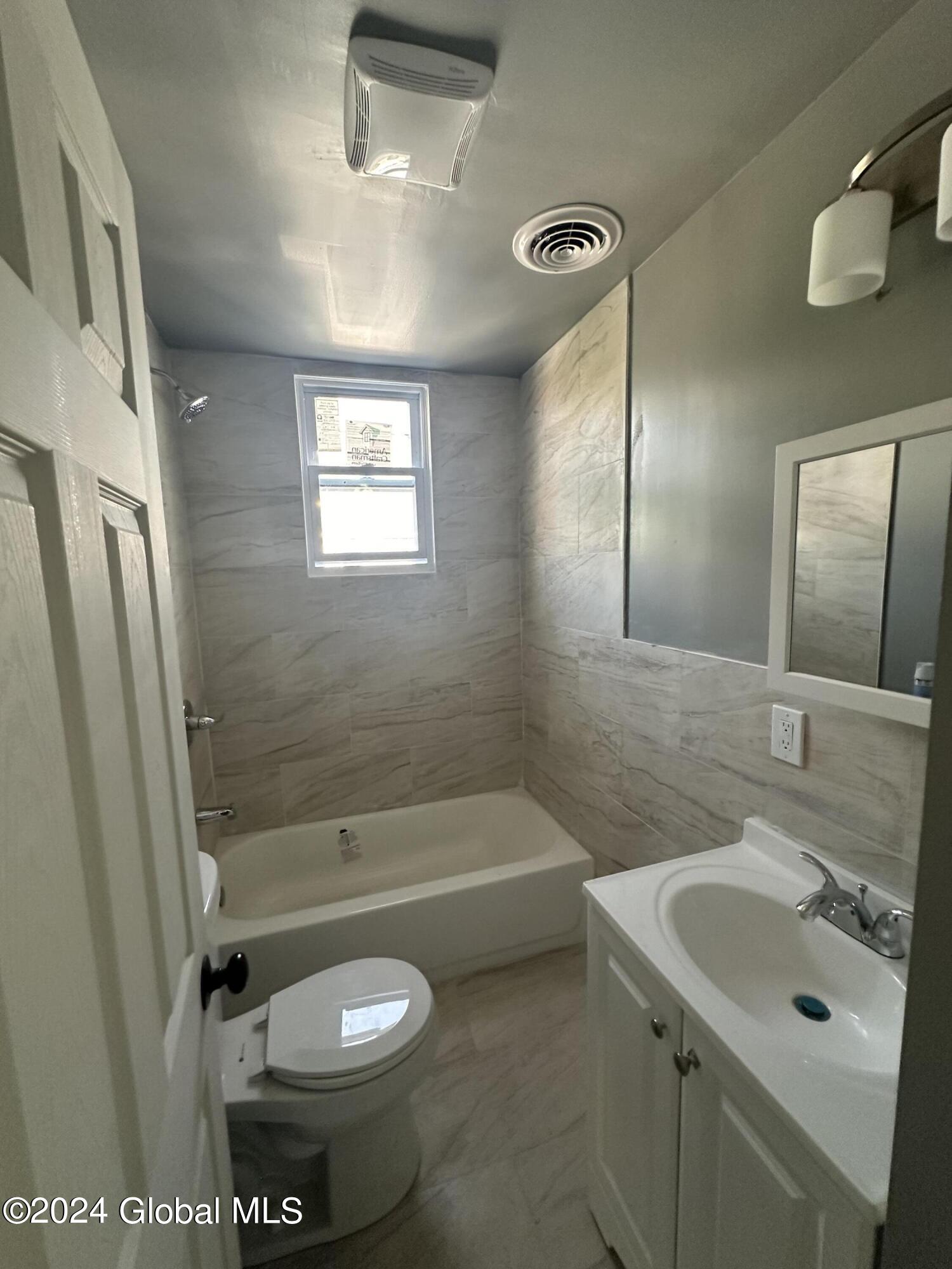 951 Strong Street, Unit 2 Schenectady, NY 12307 - Photo 7 of 19 IMG_3404