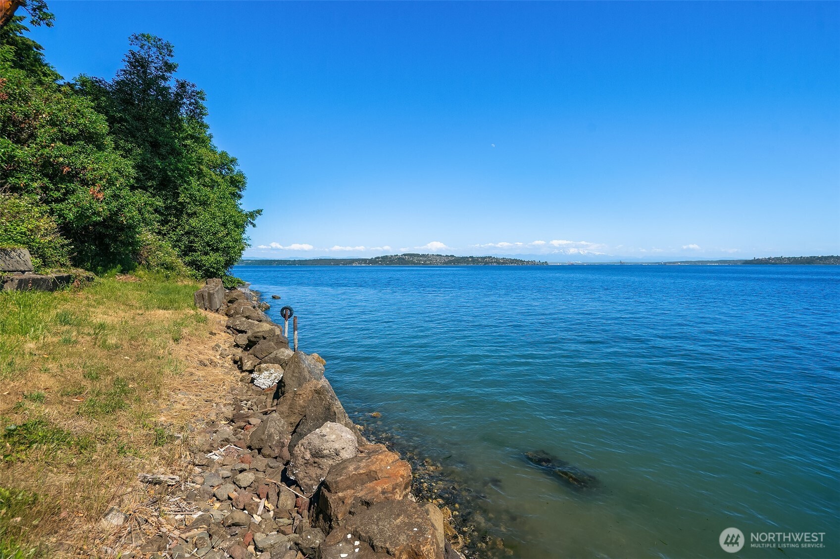 12422 Southwest Bachelor Road Vashon, WA 98070 - Photo 11 of 35