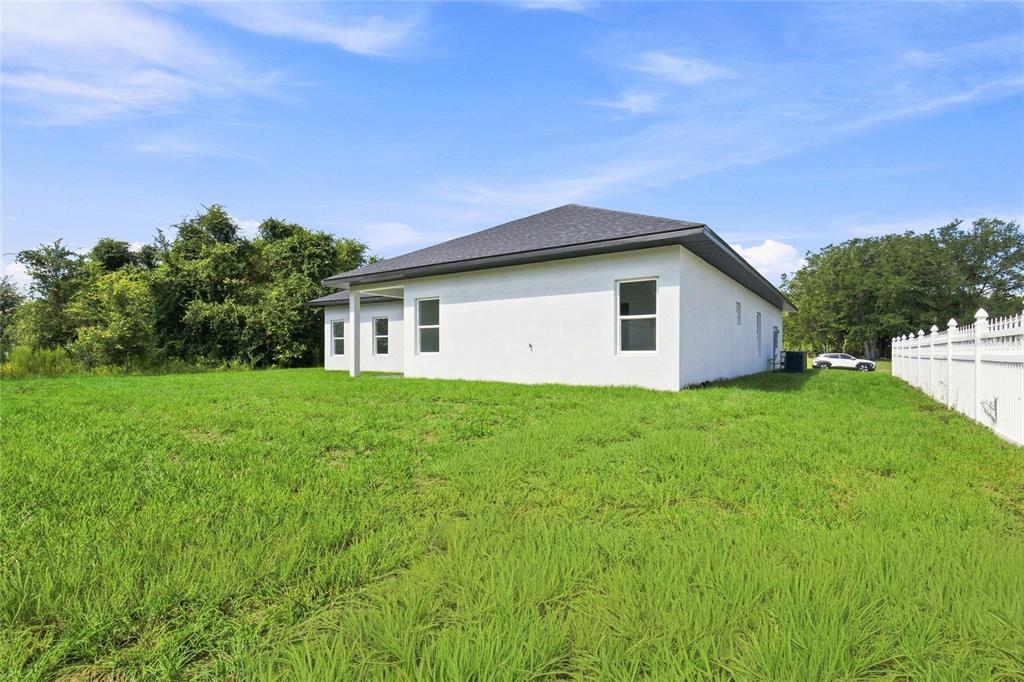 16337 Southwest 17th Terrace Road Ocala, FL 34473 - Photo 18 of 21 Gallery Image 18