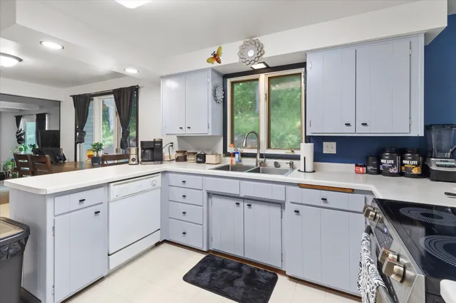 $359,900 | 1010 Cornelius Drive, Green Bay, WI 54311