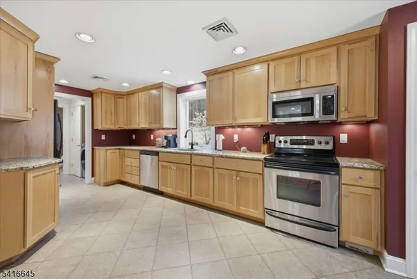 $525,000 | 20 Summerfield Road, Belvidere, NJ 07823