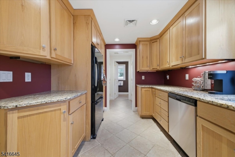 20 Summerfield Road Belvidere, NJ 07823 - Photo 14 of 44