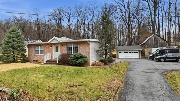 $525,000 | 20 Summerfield Road, Belvidere, NJ 07823