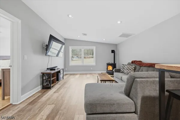 $525,000 | 20 Summerfield Road, Belvidere, NJ 07823