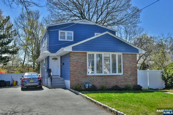 $2,400 | 200 Prospect Avenue, Unit 2, Maywood, NJ 07607