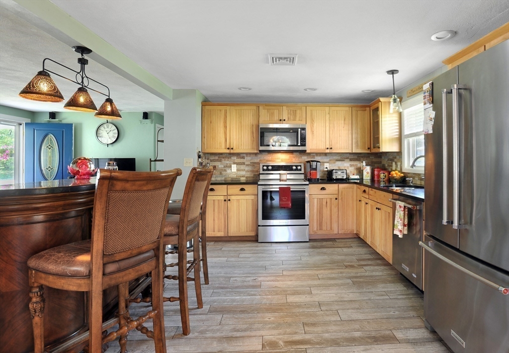 68 Alphonse Road Brockton, MA 02302 - Photo 6 of 28