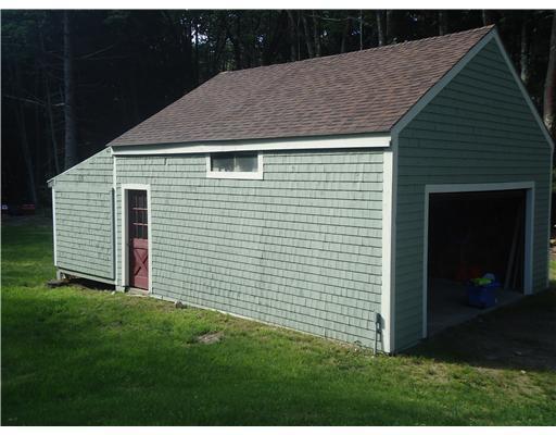 428 Middlesex Road Topsham, ME 04086 - Photo 12 of 14 Parking Lot/Garage. Oversized 1 Car...