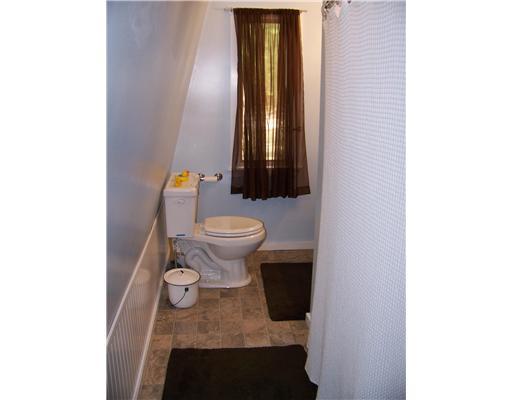 428 Middlesex Road Topsham, ME 04086 - Photo 8 of 14 Bathroom.