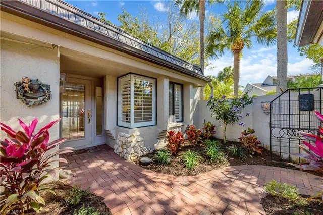 $1,025,000 | 121 Bears Paw Trail, Naples, FL 34105
