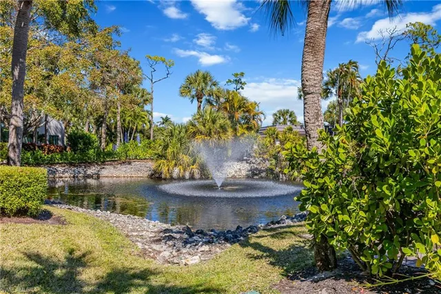 $1,025,000 | 121 Bears Paw Trail, Naples, FL 34105