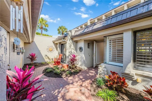 $1,025,000 | 121 Bears Paw Trail, Naples, FL 34105