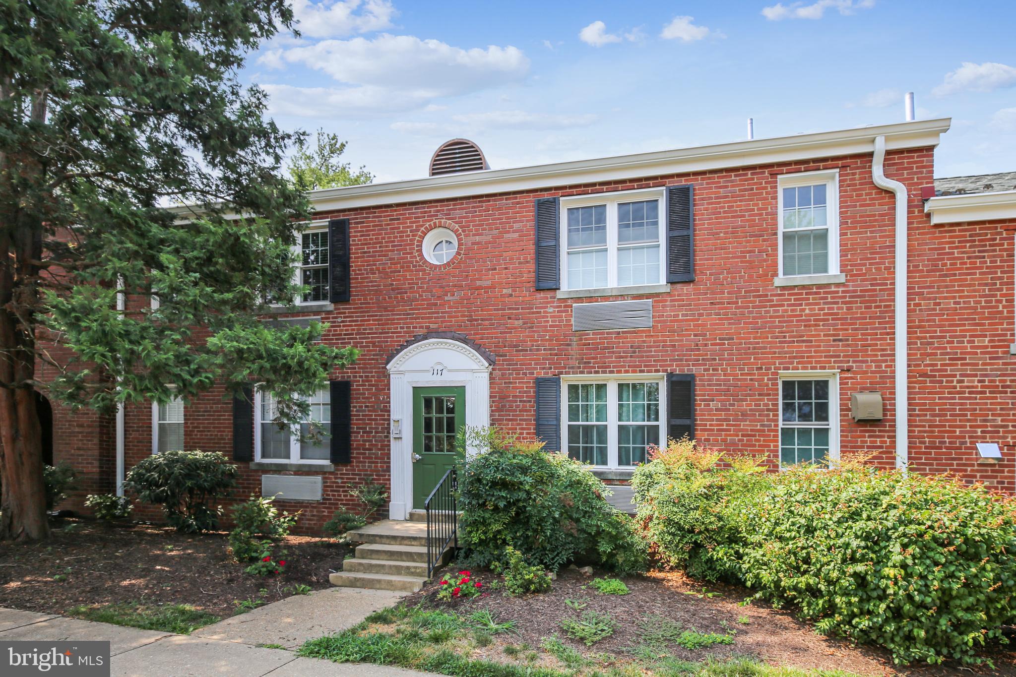 117 East Glebe Road, Unit B Alexandria, VA 22305 - Photo 1 of 35