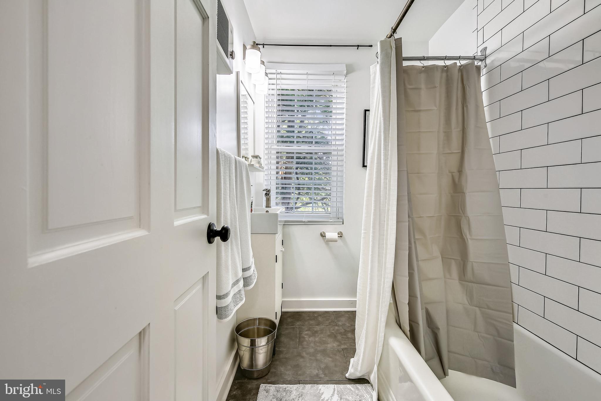 117 East Glebe Road, Unit B Alexandria, VA 22305 - Photo 23 of 35