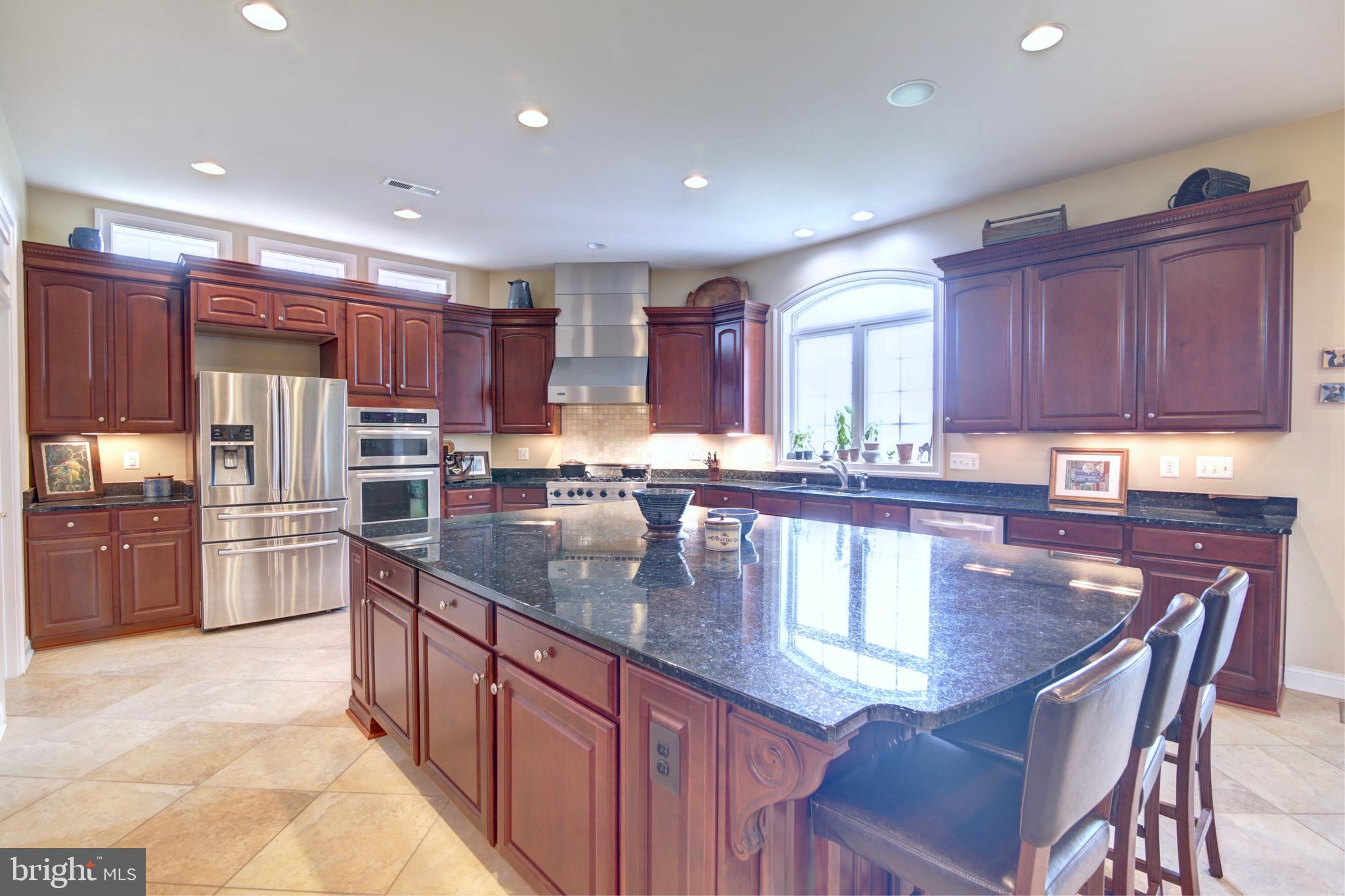 22077 Oatlands Road Aldie, VA 20105 - Photo 13 of 51 Built in Wall Oven & Microwave