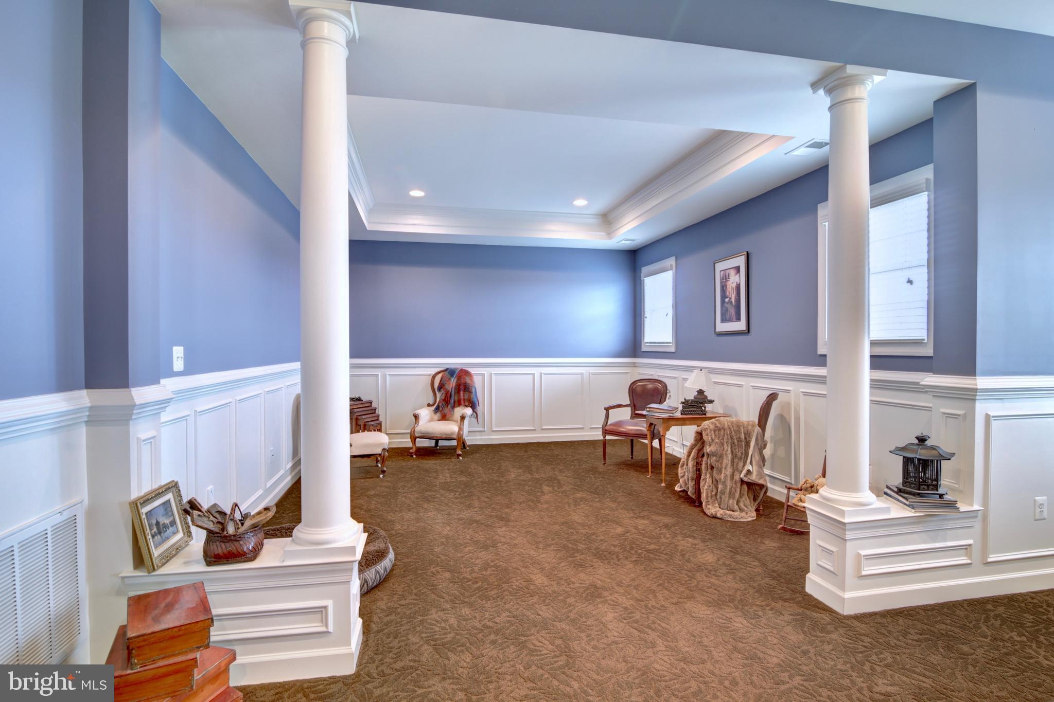 22077 Oatlands Road Aldie, VA 20105 - Photo 23 of 51 Spacious Master Bedroom Sitting Area