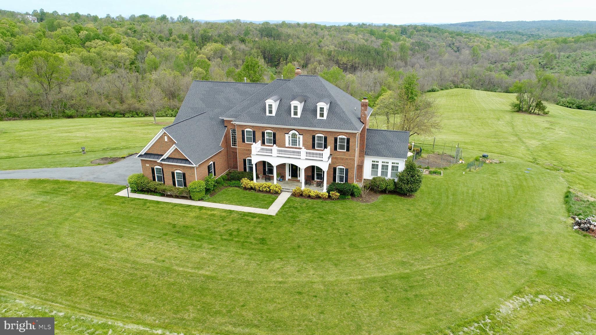 22077 Oatlands Road Aldie, VA 20105 - Photo 4 of 51 Features 5 Bedrooms and 5.5 Bath