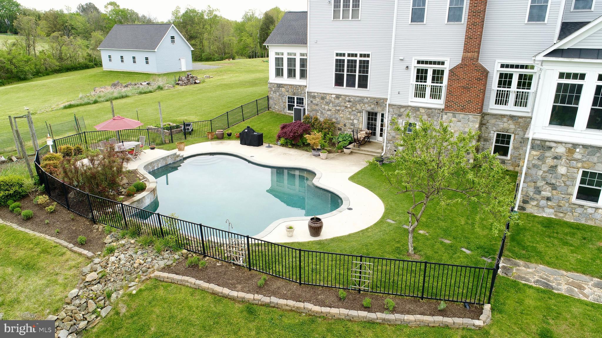 22077 Oatlands Road Aldie, VA 20105 - Photo 46 of 51 Walkways and landscaping