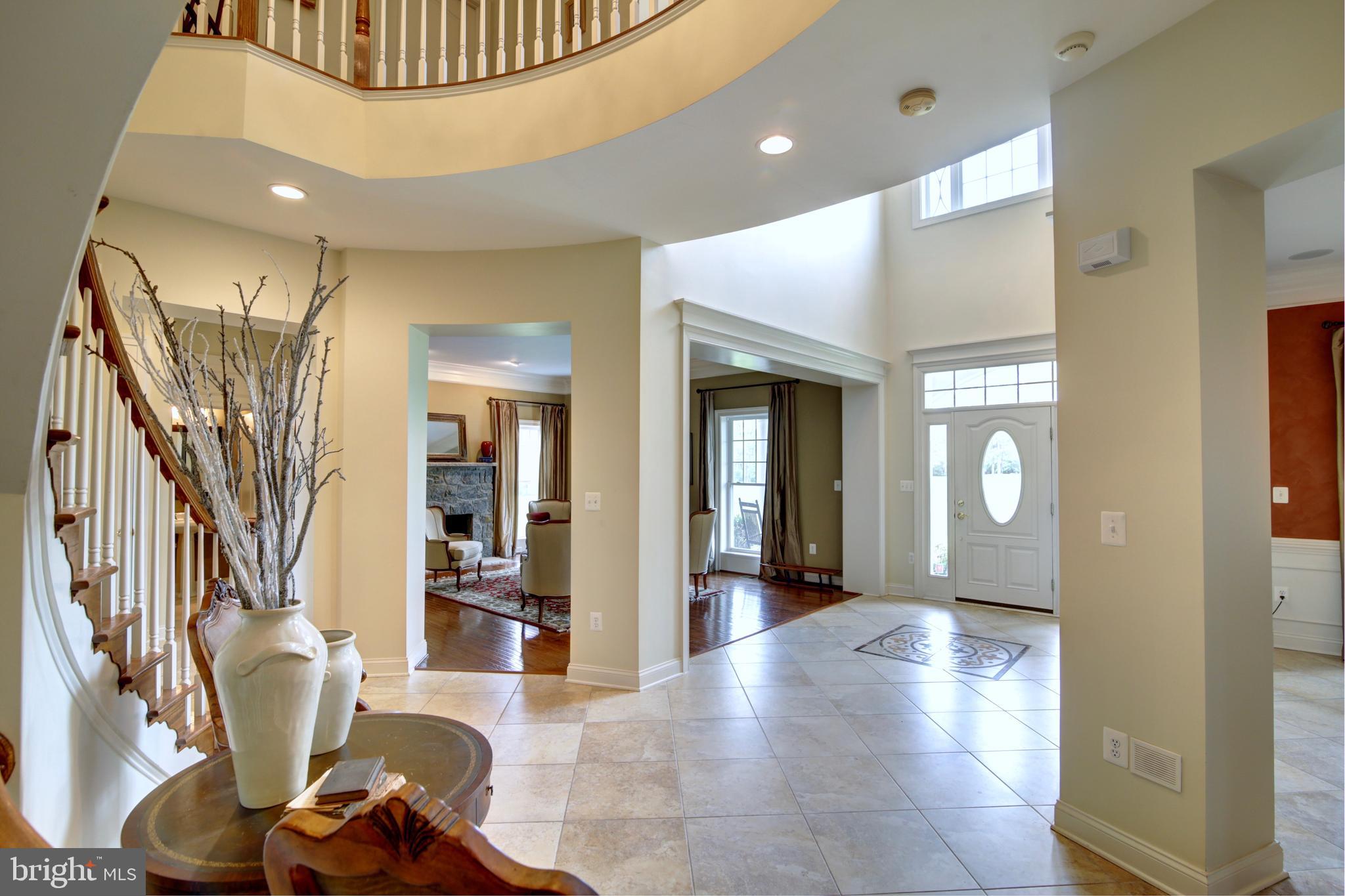 22077 Oatlands Road Aldie, VA 20105 - Photo 8 of 51 Stunning 2 Story Entryway