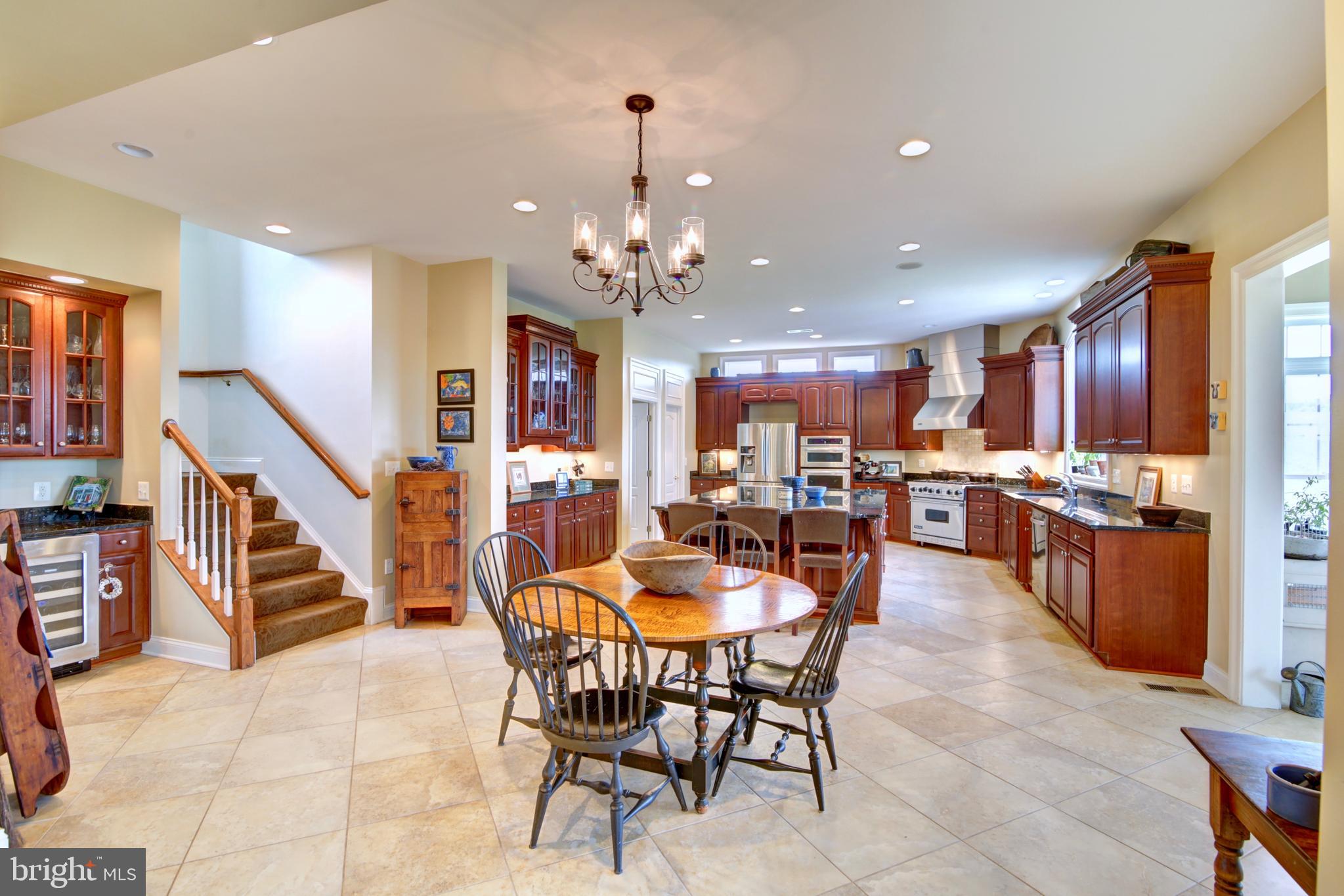 22077 Oatlands Road Aldie, VA 20105 - Photo 10 of 51 Grand Entertaining Kitchen