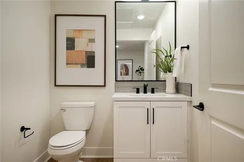 $2,044,000 | 414 Main Street, Unit 400, Huntington Beach, CA 92648