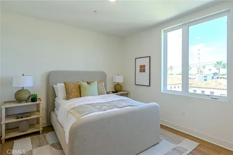 $2,044,000 | 414 Main Street, Unit 400, Huntington Beach, CA 92648