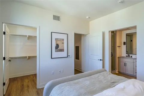 $2,044,000 | 414 Main Street, Unit 400, Huntington Beach, CA 92648