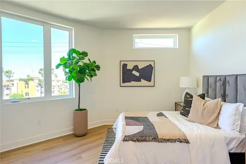 $2,044,000 | 414 Main Street, Unit 400, Huntington Beach, CA 92648