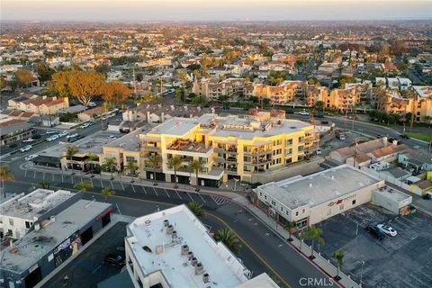 $2,044,000 | 414 Main Street, Unit 400, Huntington Beach, CA 92648