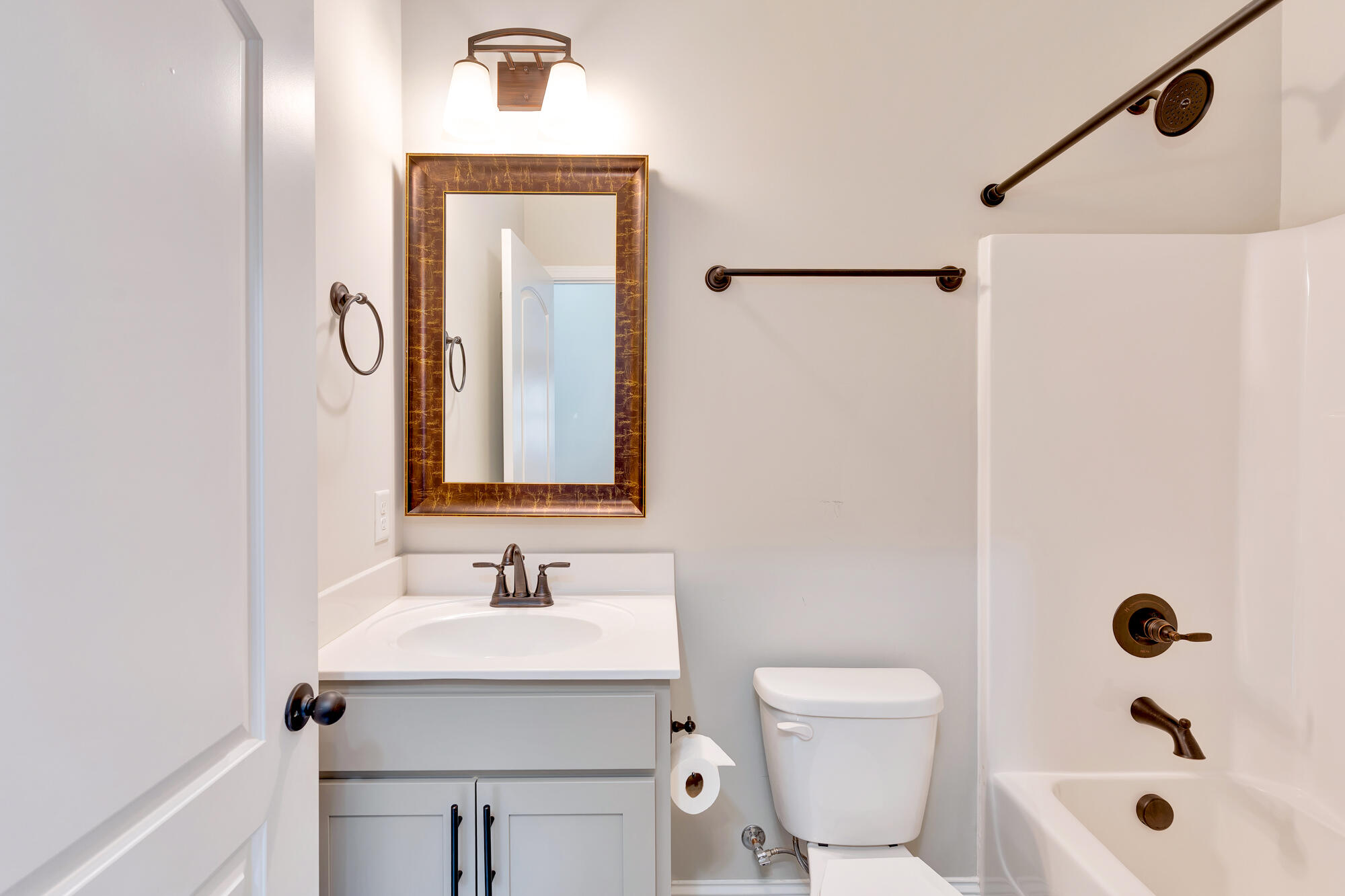 34 Founding Way, Unit C Lookout Mountain, GA 30750 - Photo 25 of 37 Full Bathroom
