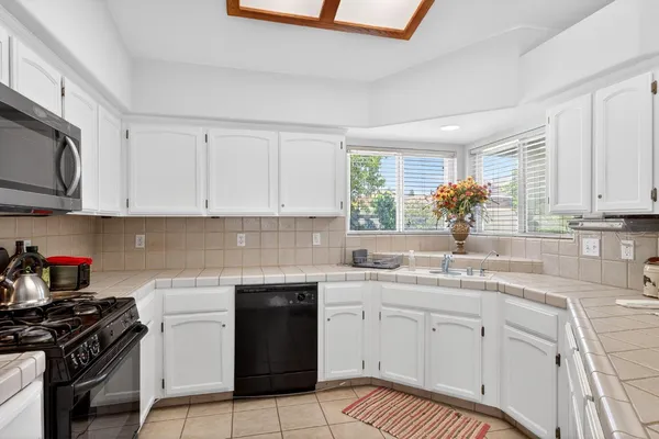 $449,950 | 242 Makenna Drive, Madera, CA 93637