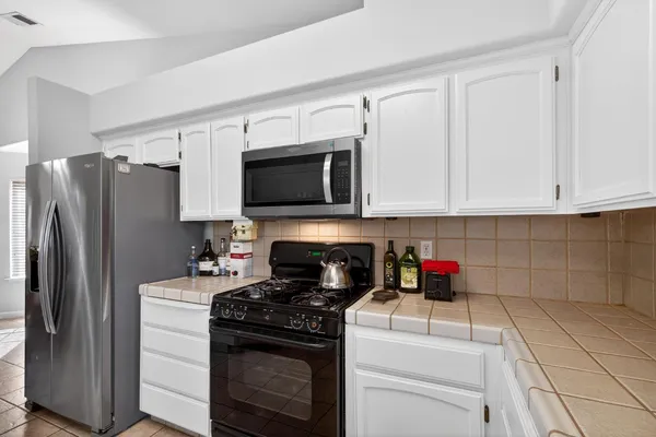 $449,950 | 242 Makenna Drive, Madera, CA 93637