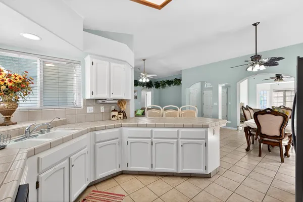 $449,950 | 242 Makenna Drive, Madera, CA 93637