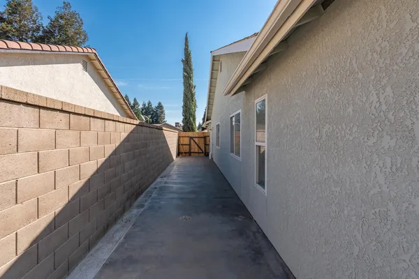 $449,950 | 242 Makenna Drive, Madera, CA 93637