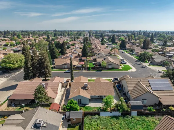 $449,950 | 242 Makenna Drive, Madera, CA 93637