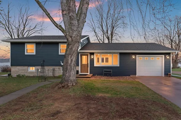 $549,900 | E5760 Waukaunaka Street, Weyauwega, WI 54983