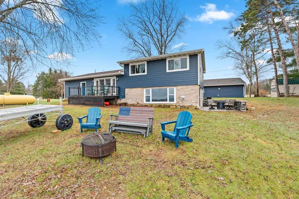 $549,900 | E5760 Waukaunaka Street, Weyauwega, WI 54983