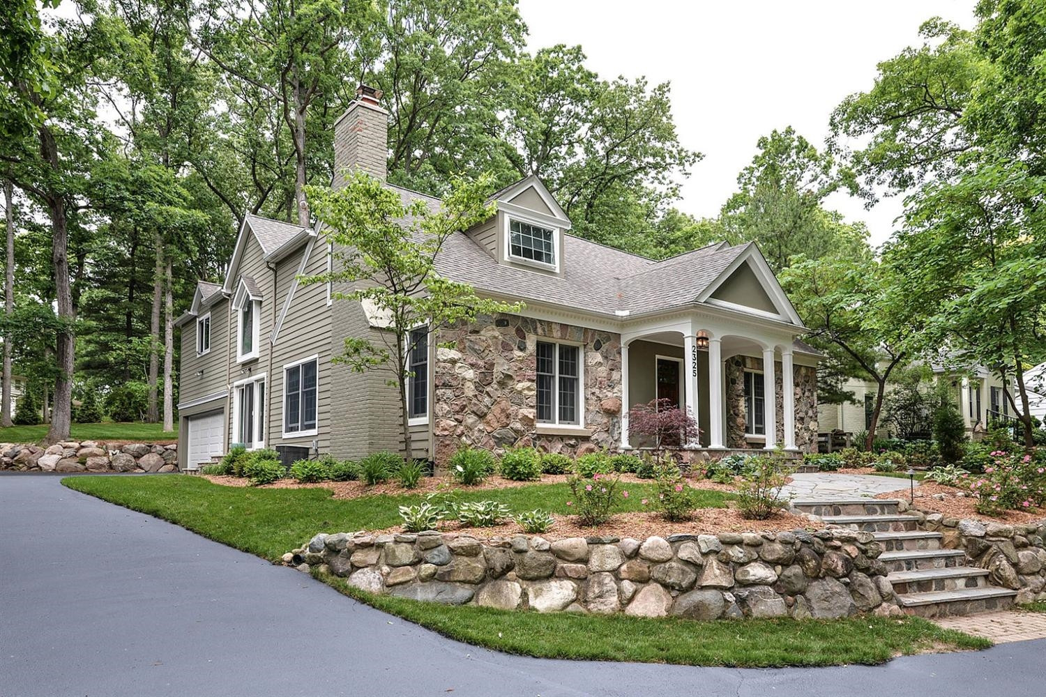 2325 Devonshire Road Ann Arbor, MI 48104 - Photo 3 of 10 Photo 3