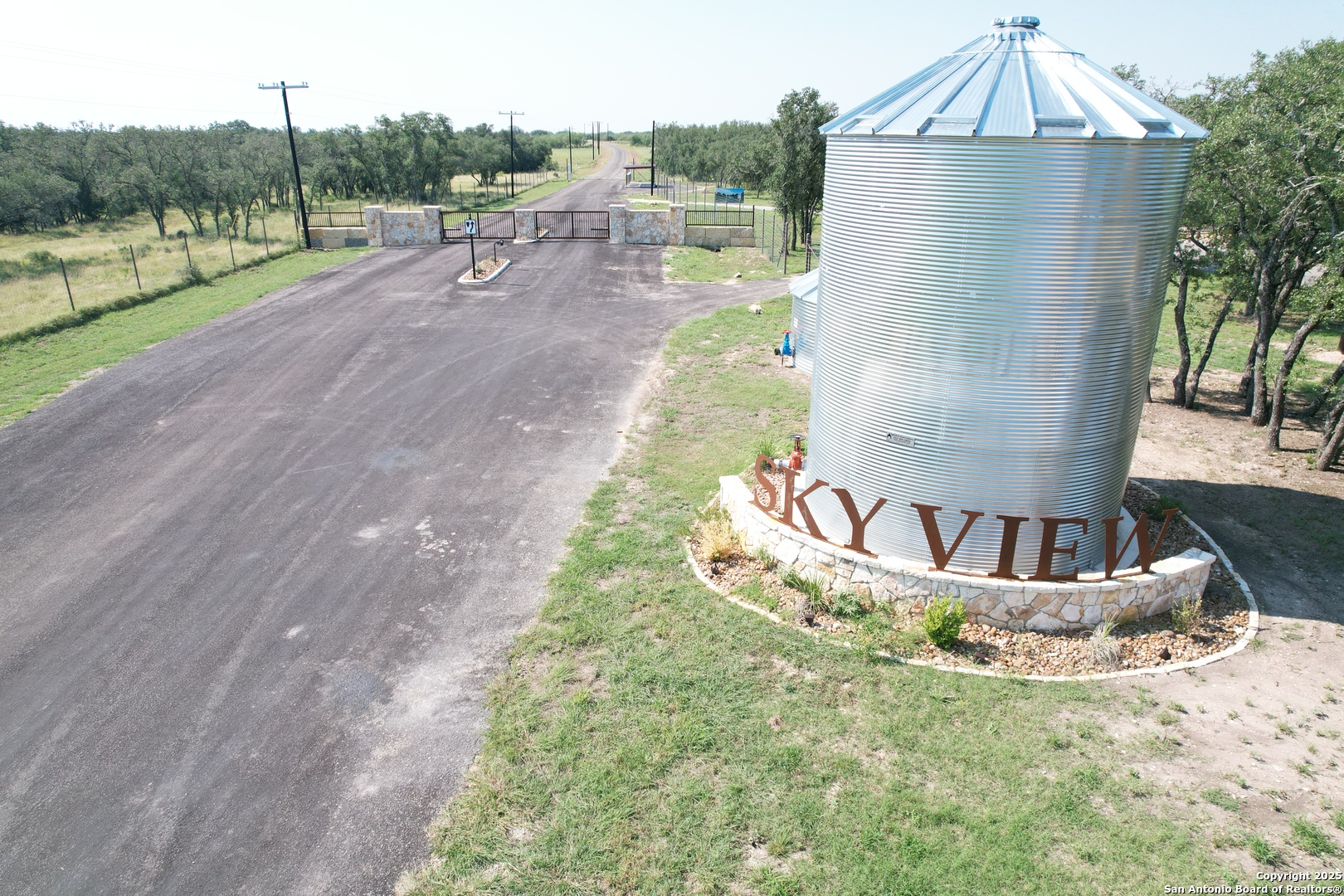 a view of a outdoor space