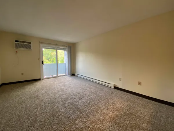 $1,652 | 121 Eastern Avenue, Unit 104, Manchester, NH 03104