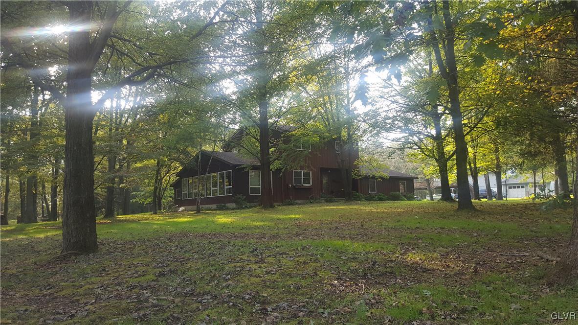 1077 South Quince Road Walnutport, PA 18088 - Photo 3 of 46 Gallery Image 3