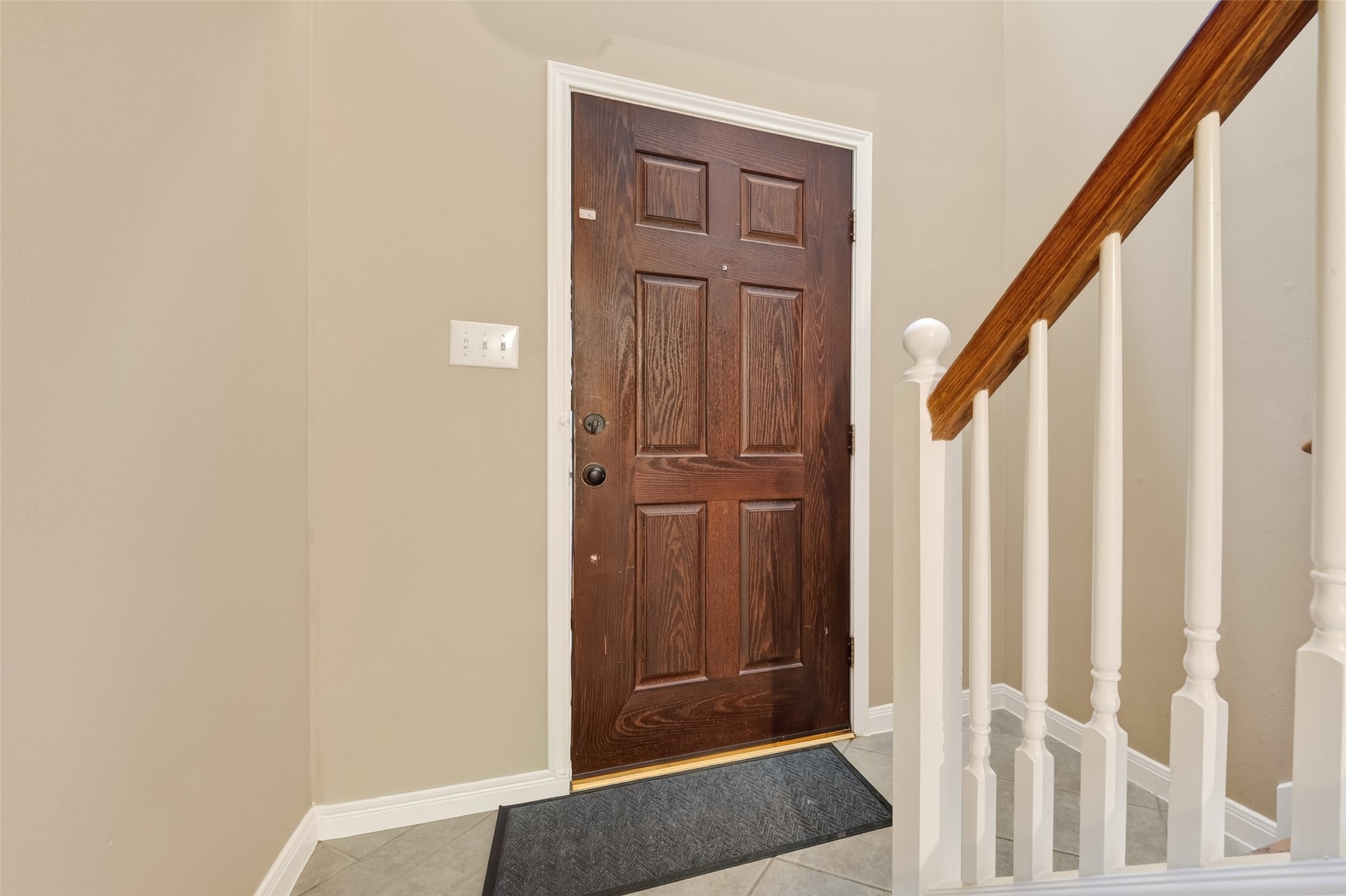 2804 Chenevert Street Houston, TX 77004 - Photo 3 of 37 a view of front door