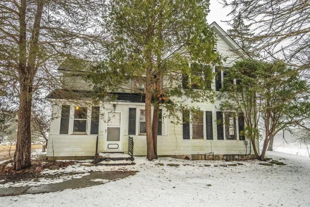 $349,000 | 7033 County Highway, West Bend, WI 53090