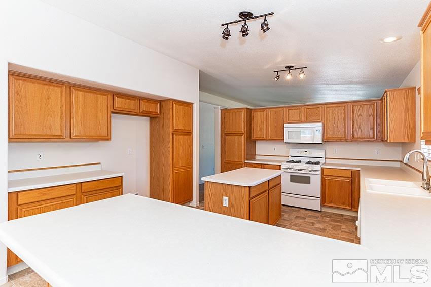 17748 Fiesta Court Reno, NV 89508 - Photo 8 of 24 Photo 8