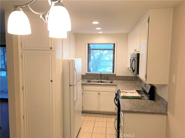 $348,888 | 27929 Tyler Lane, Unit 743, Canyon Country, CA 91387